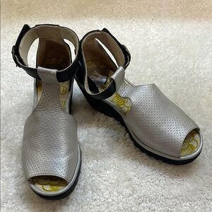 Fly London Learher Peep-Toe Sandals Metallic Taupe Gray Sz EUR 37 US 6.5-7